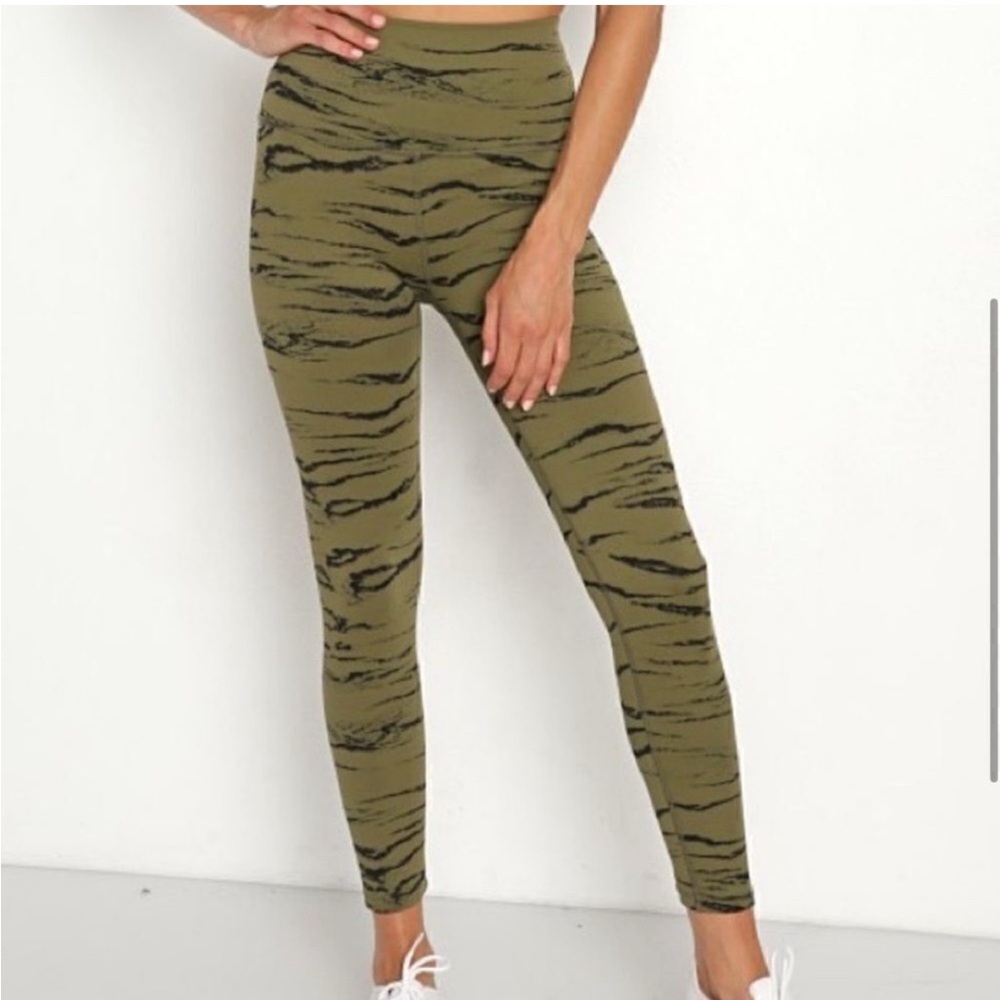 Beyond Yoga Olive and Black Patterned Leggings